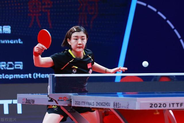 她在决赛中 她在决赛中