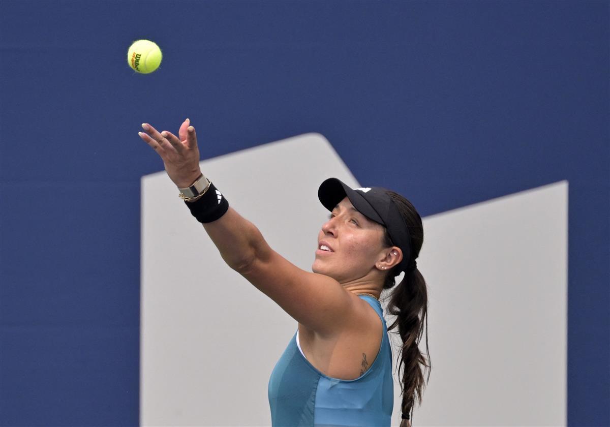 吴艳妮以 吴艳妮以